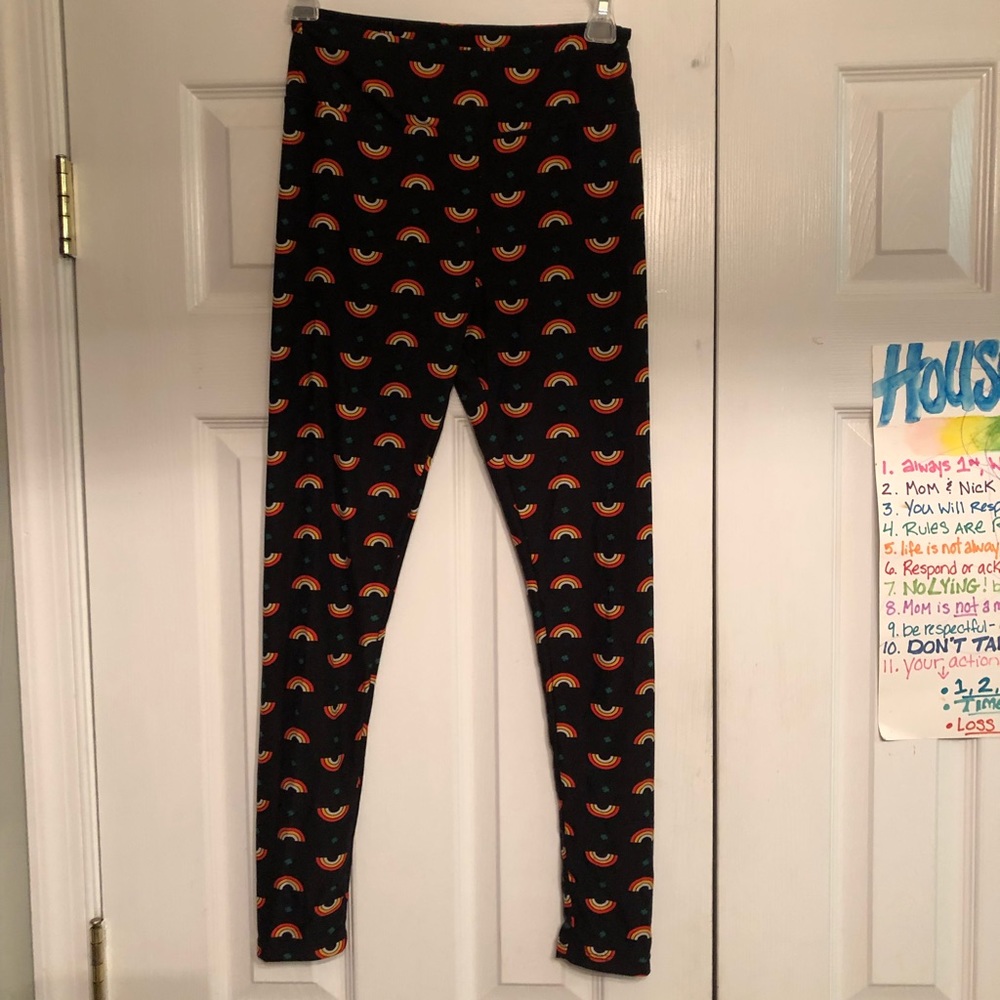 Lularoe one size st. Patrick’s day clover rainbow
